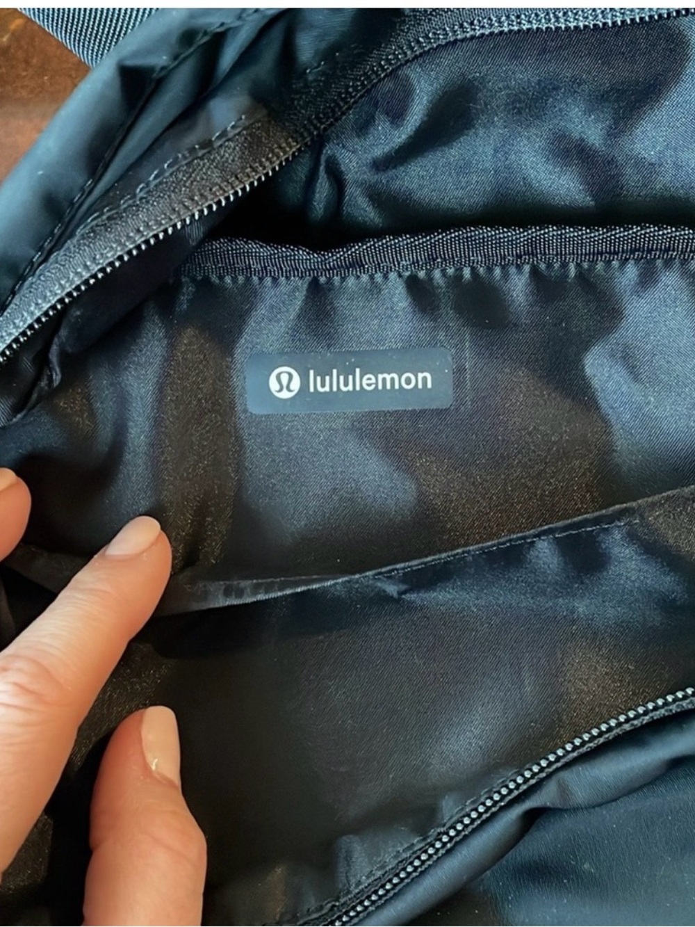 lululemon athletica large Black Crossbody Waist Bag - Picture 5 of 8